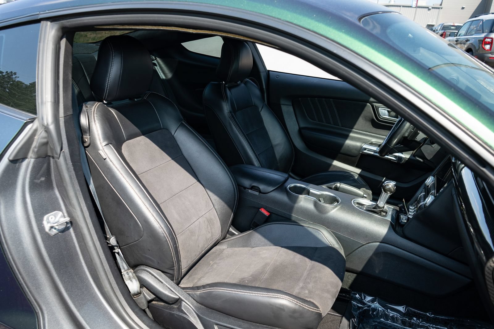 Used 2021 Ford Mustang GT Premium w/ Carbon Sport Interior Package RWD image 19