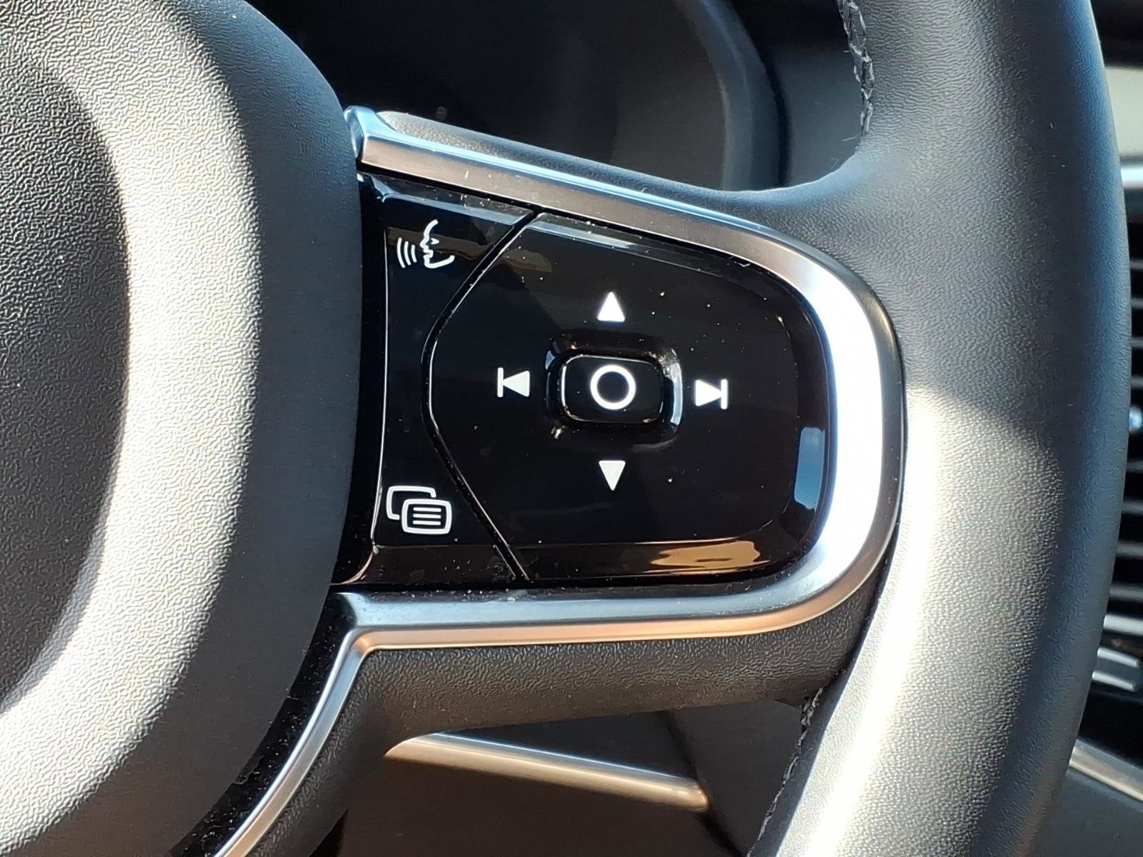 Certified 2023 Volvo XC90 B6 Ultimate w/ Lounge Package AWD/4WD image 27