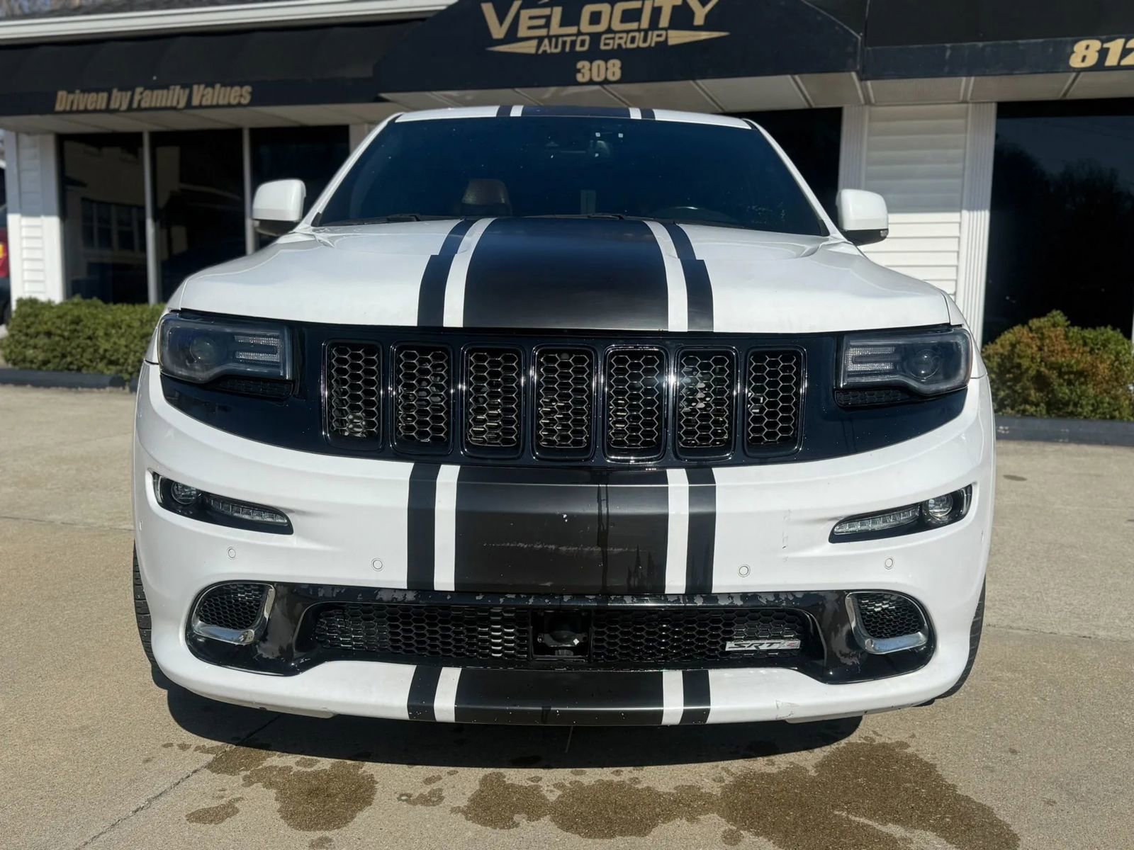 Used 2015 Jeep Grand Cherokee SRT image 6