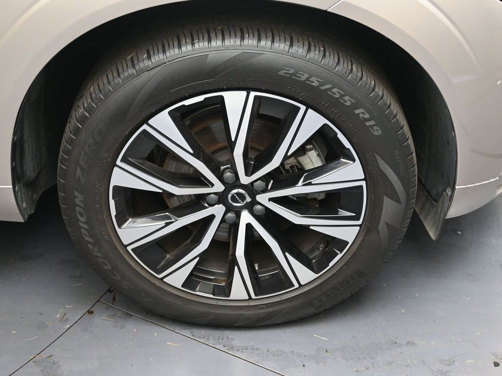 Certified 2023 Volvo XC60 B5 Core image 10