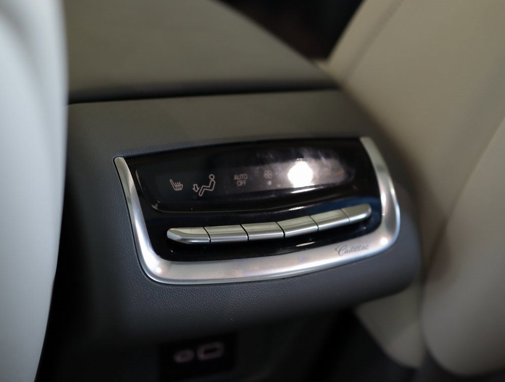 Used 2025 Cadillac XT6 Premium Luxury image 28