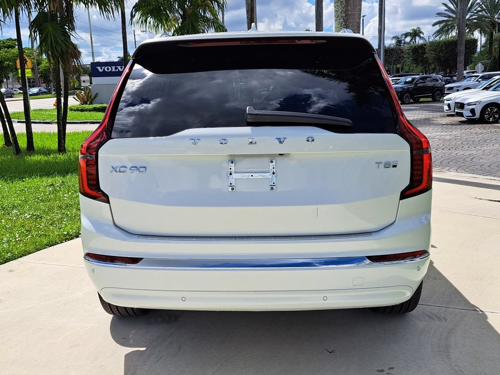 New 2026 Volvo XC90 T8 Plus w/ Protection Package Premier AWD/4WD image 4