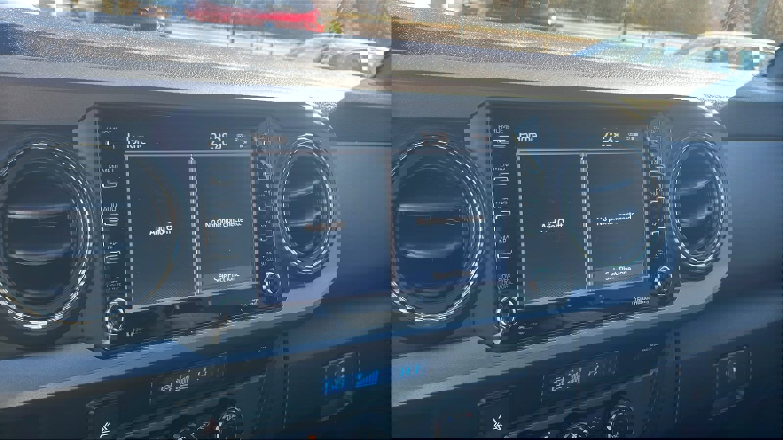 Used 2023 Toyota Tacoma TRD Off-Road image 15