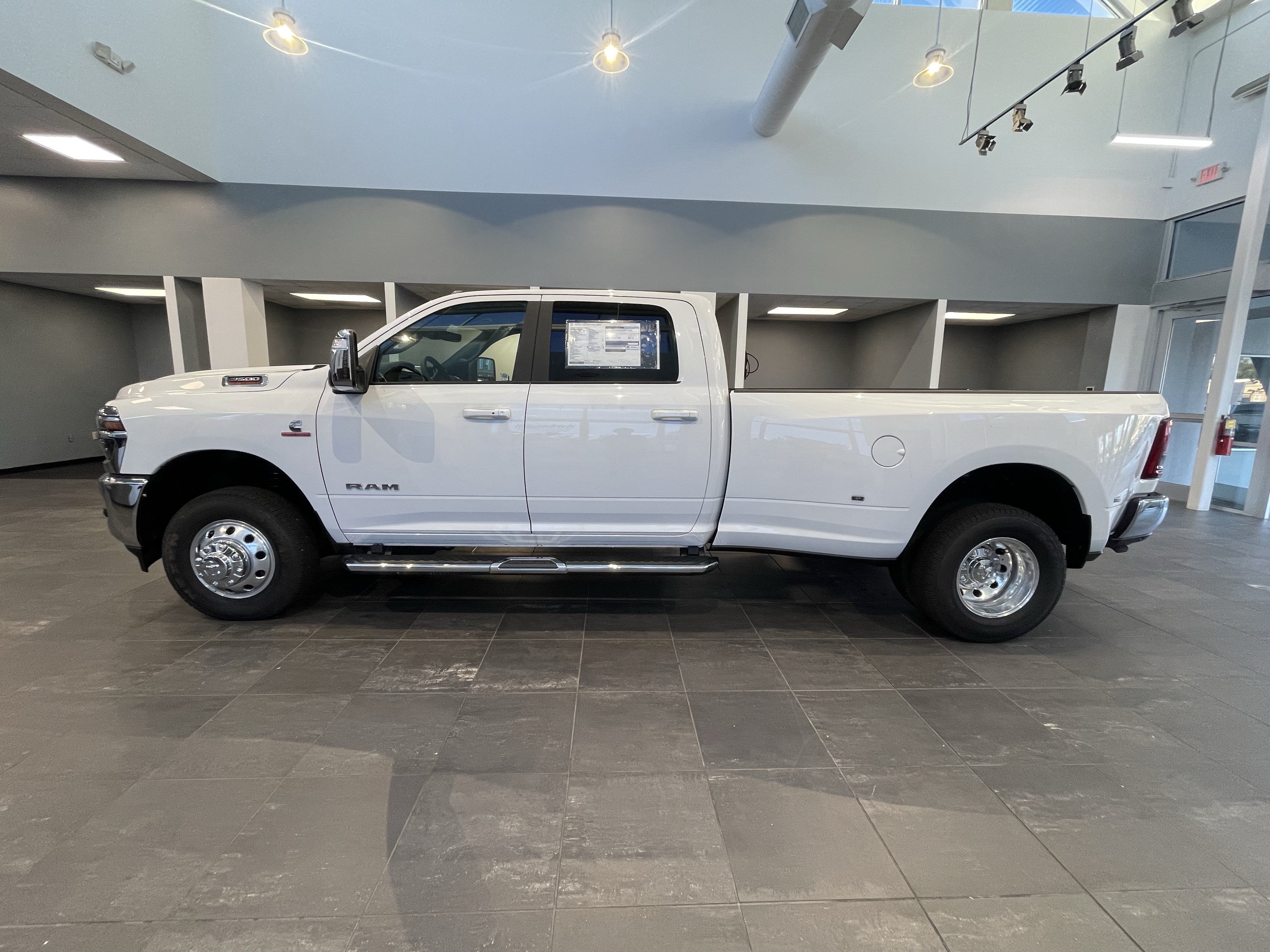 New 2026 RAM 3500 Laramie w/ Max Tow Package AWD/4WD image 6
