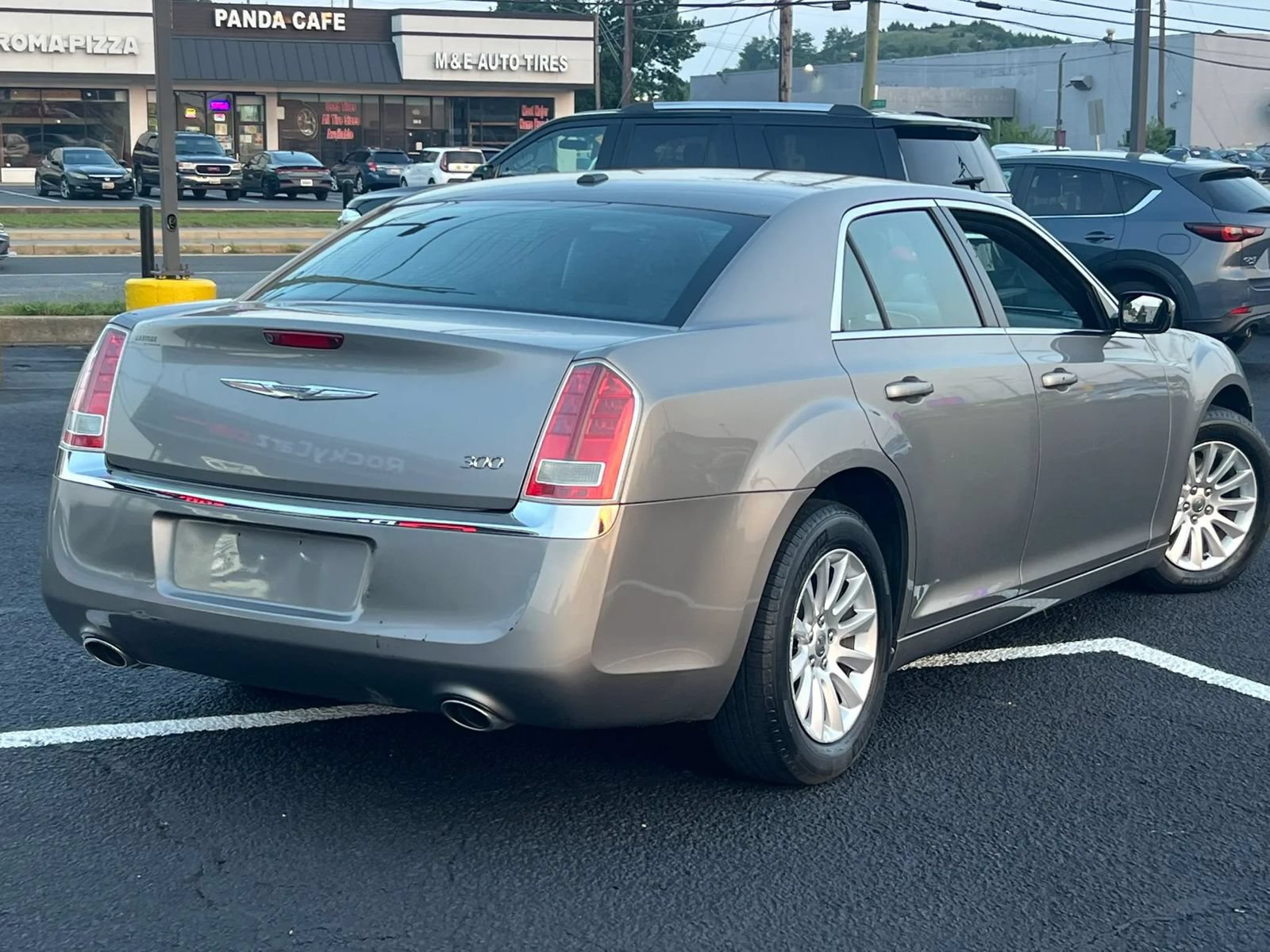 Used 2014 Chrysler 300 Uptown Edition RWD image 3