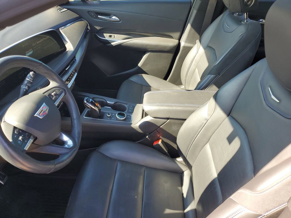 Used 2024 Cadillac XT4 Sport image 5