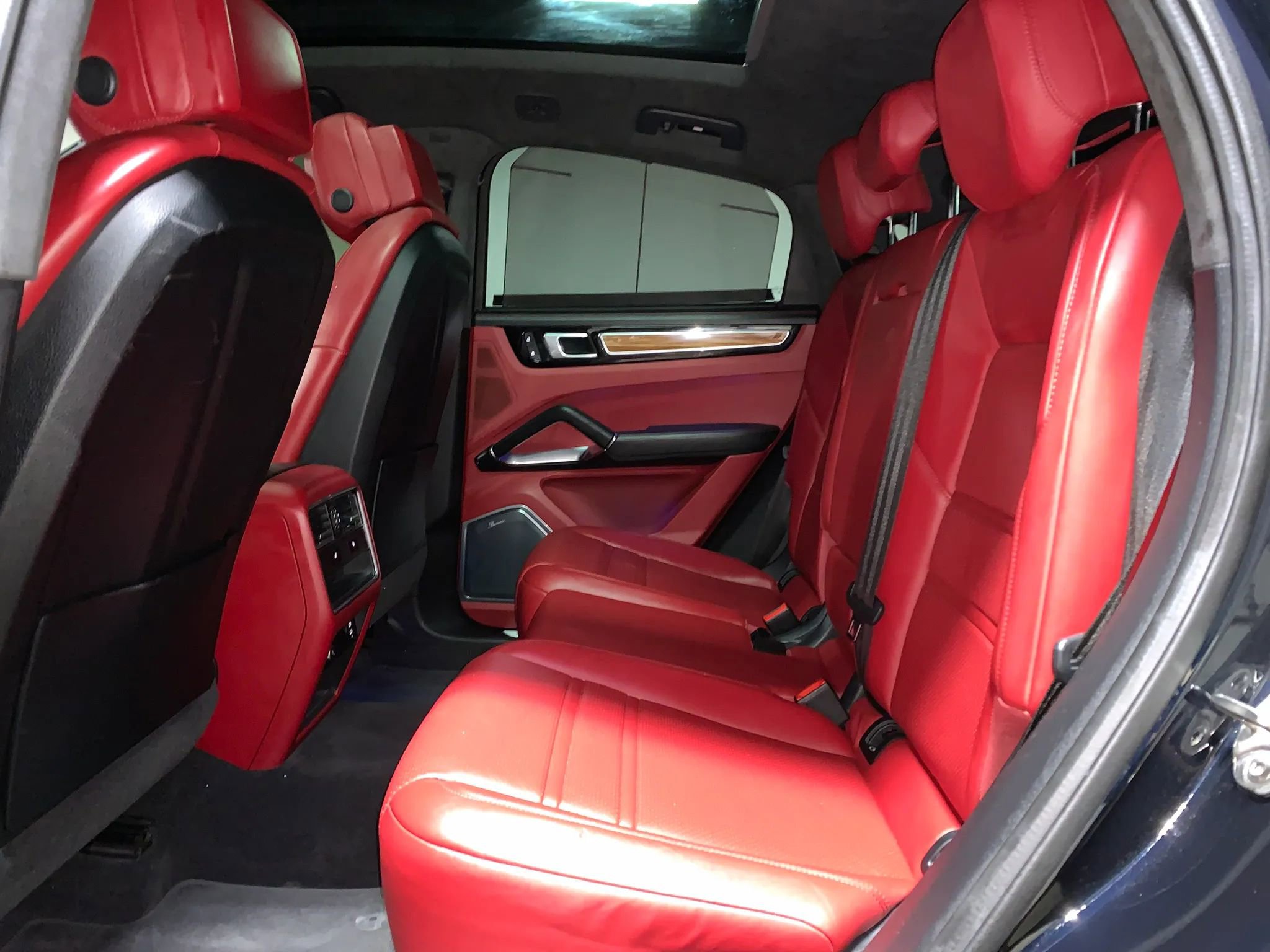 Used 2022 Porsche Cayenne Turbo w/ Assistance Package AWD/4WD image 29