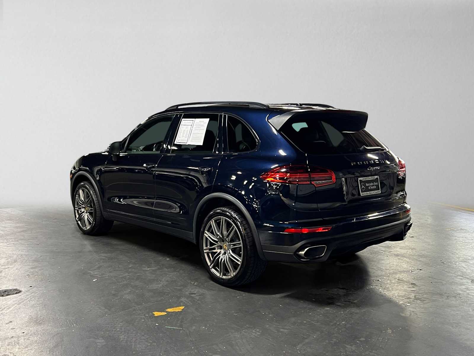 Used 2018 Porsche Cayenne AWD/4WD image 5