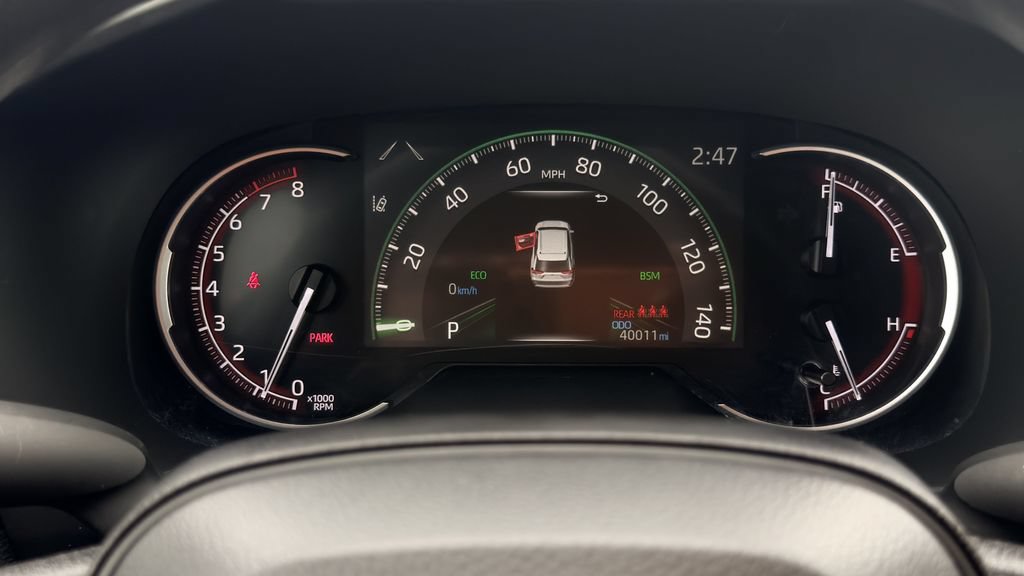Used 2025 Toyota RAV4 XLE FWD image 22
