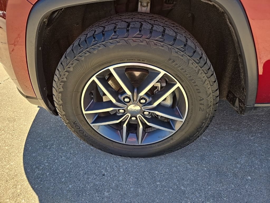 Used 2018 Jeep Grand Cherokee Limited AWD/4WD image 26