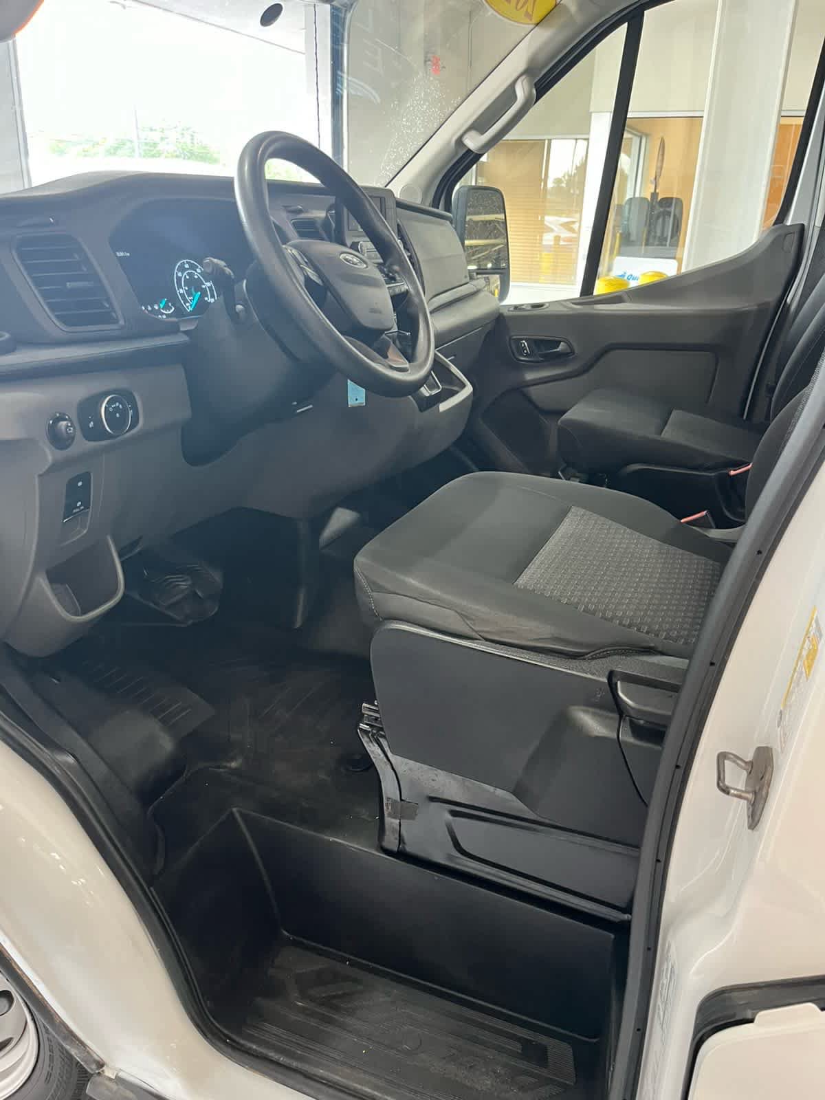Used 2024 Ford Transit 250 148 Medium Roof RWD image 12