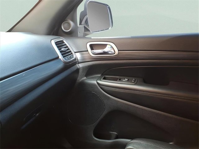 Used 2022 Jeep Grand Cherokee Laredo X image 22