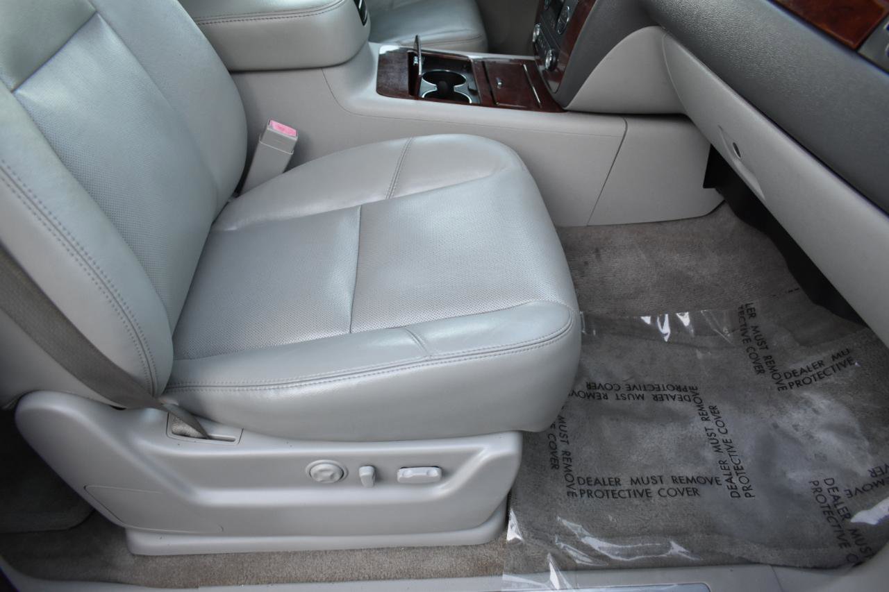 Used 2009 Chevrolet Avalanche LTZ image 28