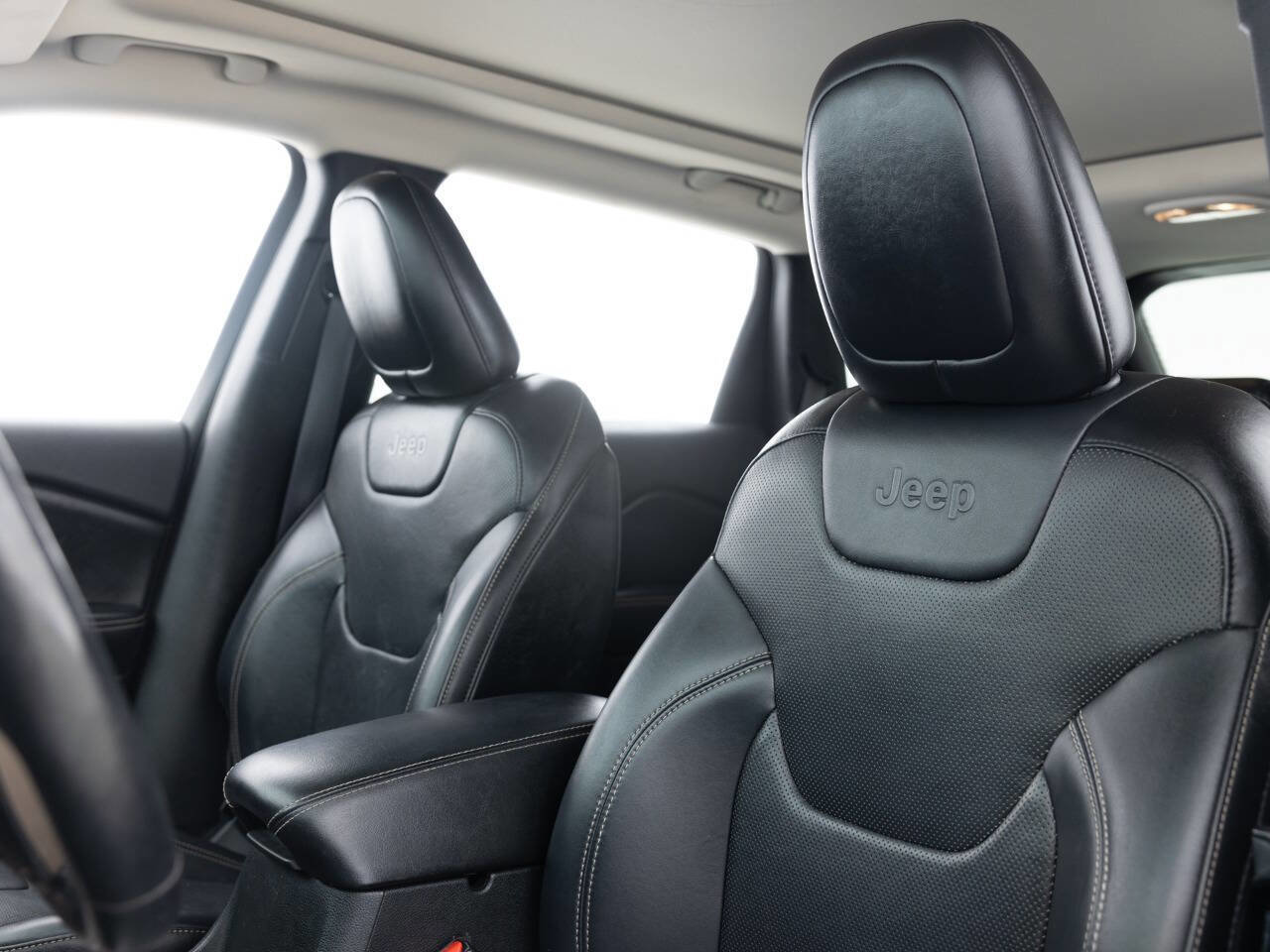 Used 2014 Jeep Cherokee Limited AWD/4WD image 22