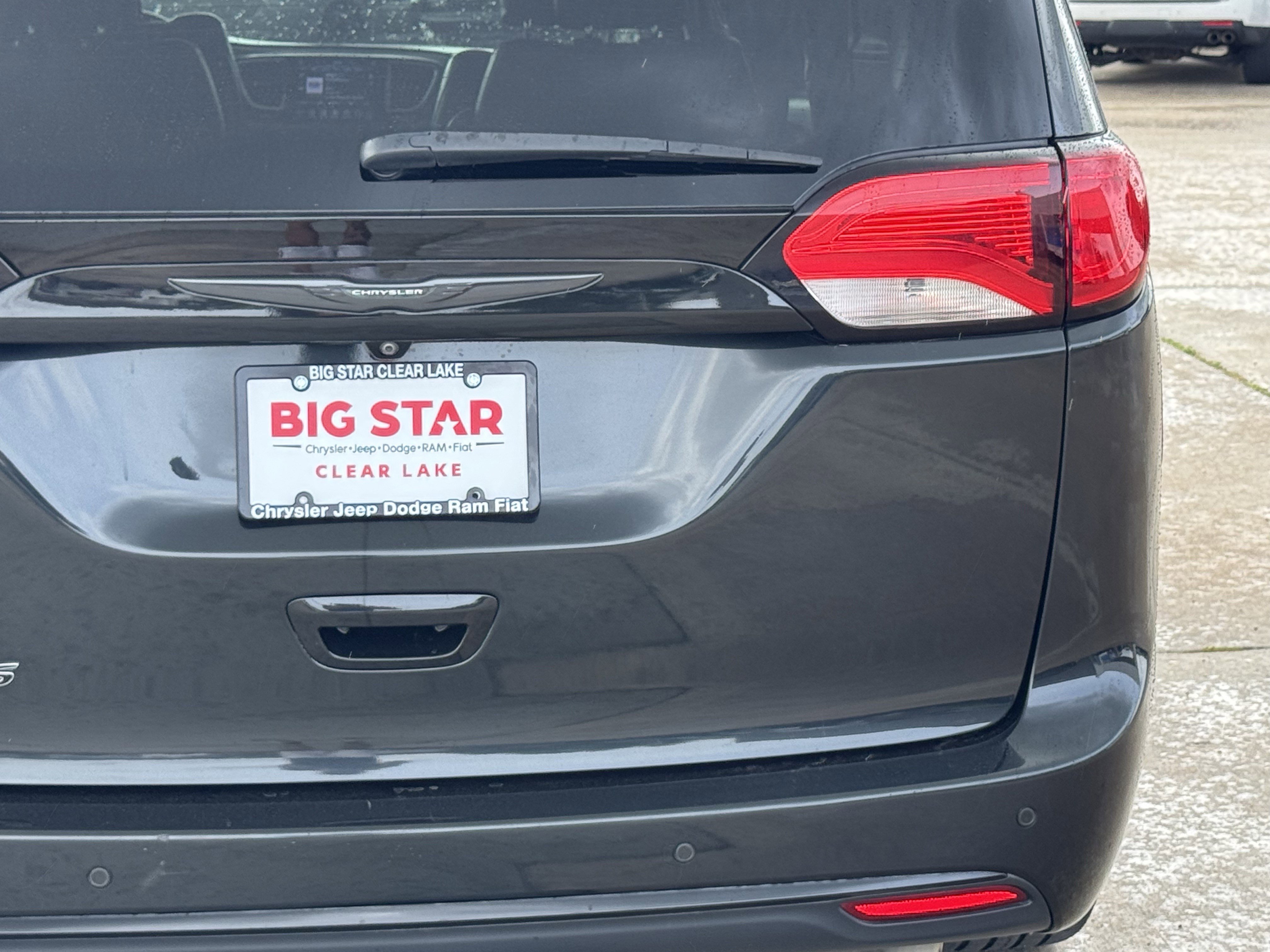 Used 2019 Chrysler Pacifica Touring-L Plus w/ Advanced Safetytec Group FWD image 10