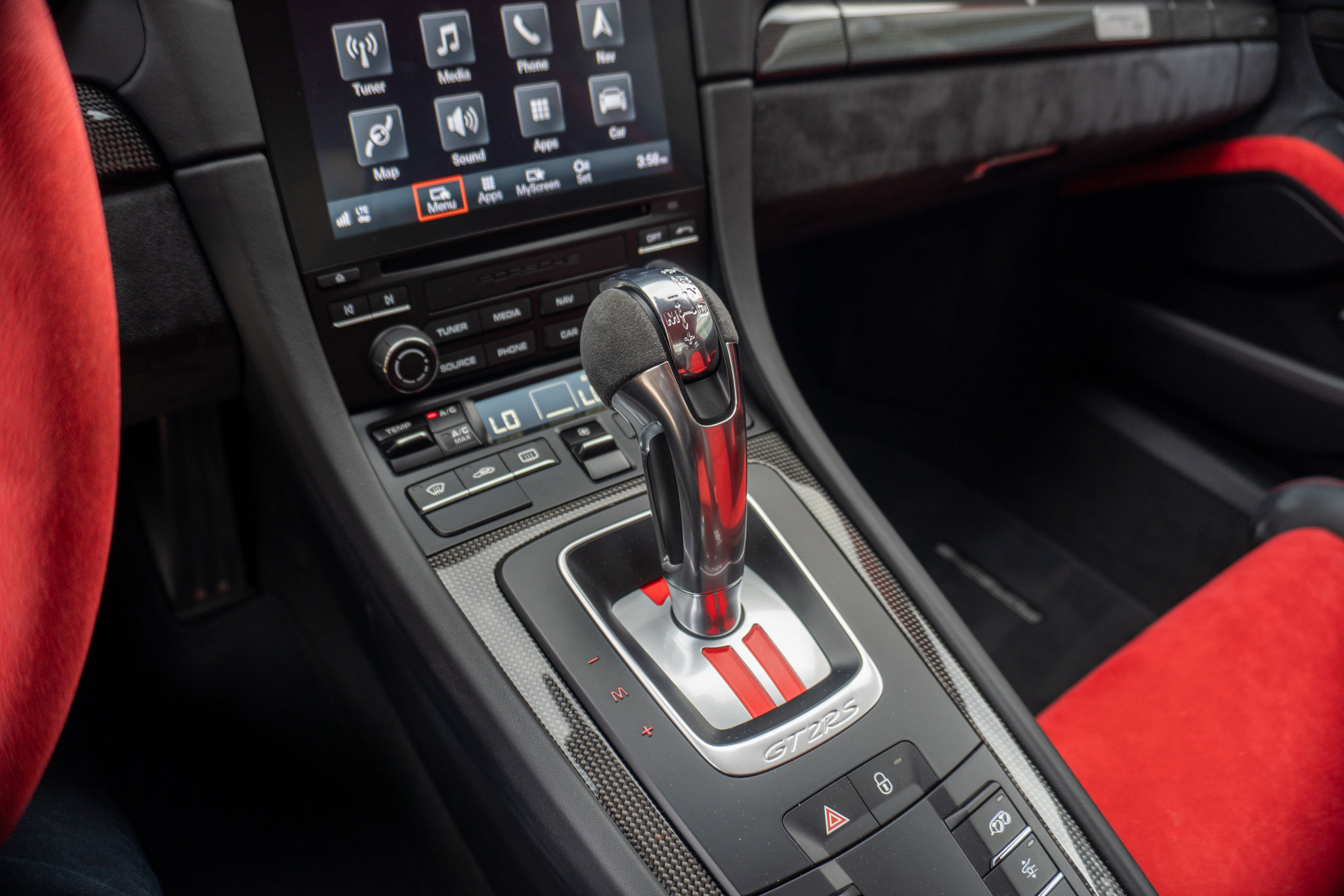 Used 2018 Porsche 911 GT2 RS image 18