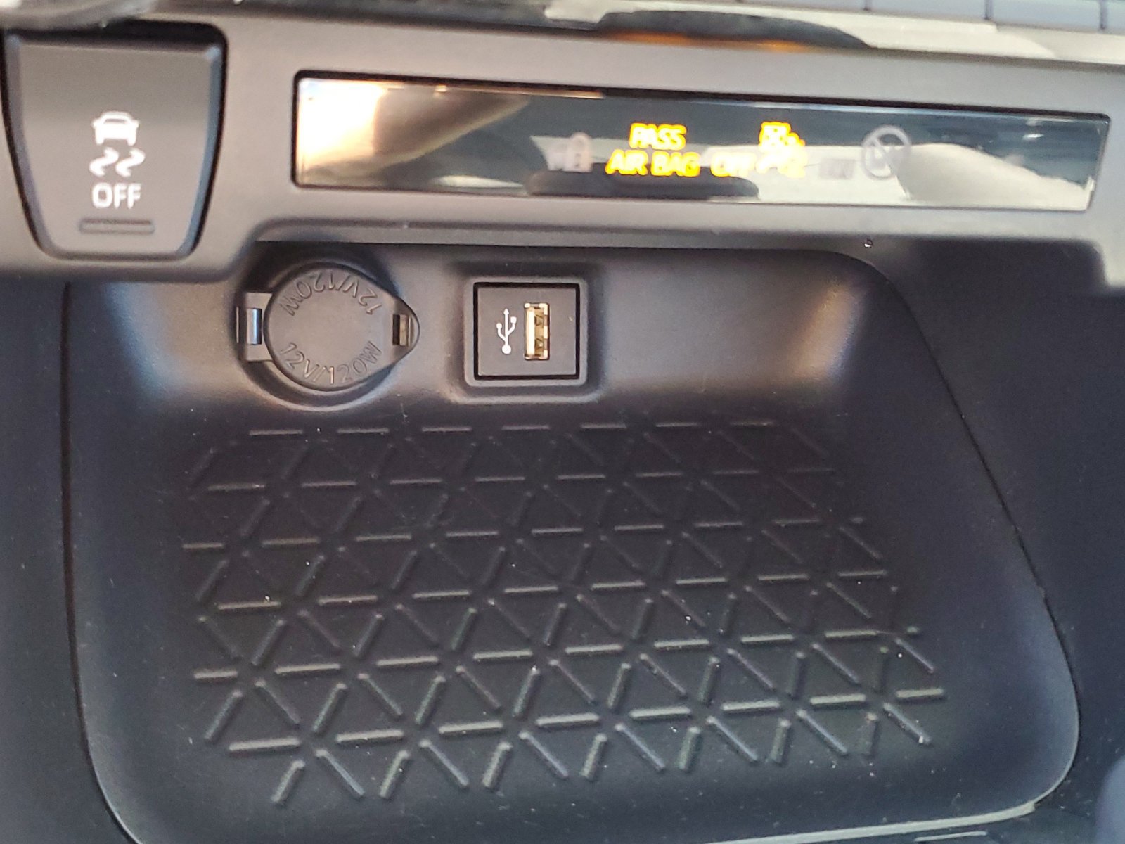 Certified 2025 Toyota RAV4 XLE AWD/4WD image 28
