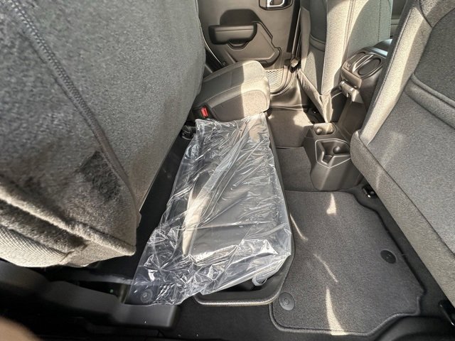 New 2025 Jeep Gladiator Sport image 13