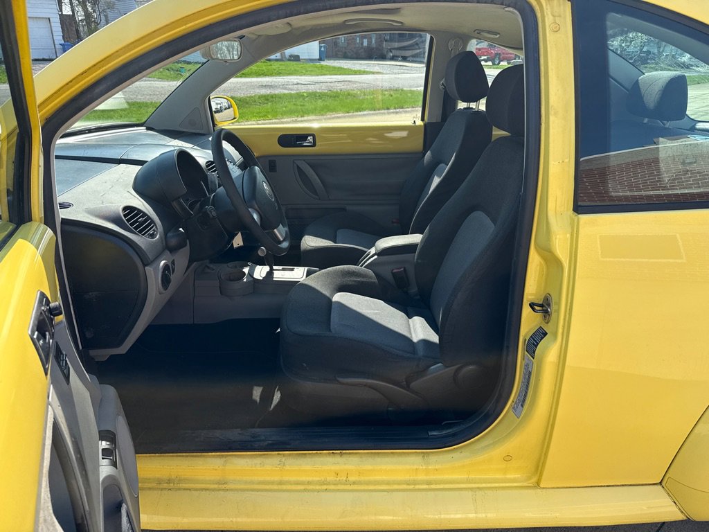 Used 2005 Volkswagen Beetle GLS image 9