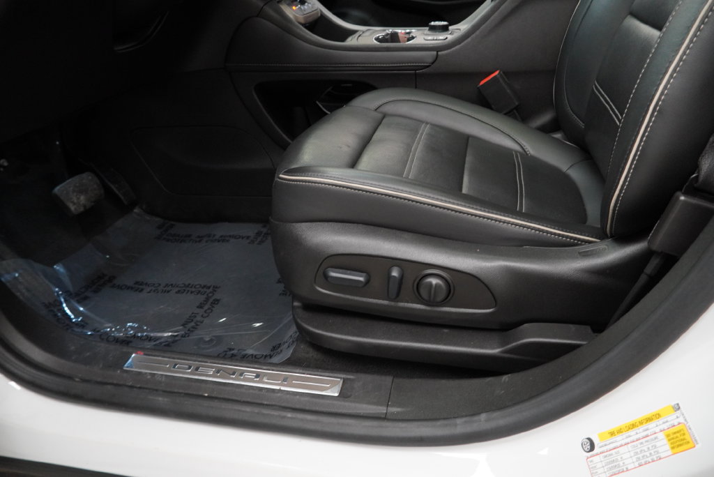 Certified 2023 GMC Acadia Denali w/ Denali Technology Package FWD image 29
