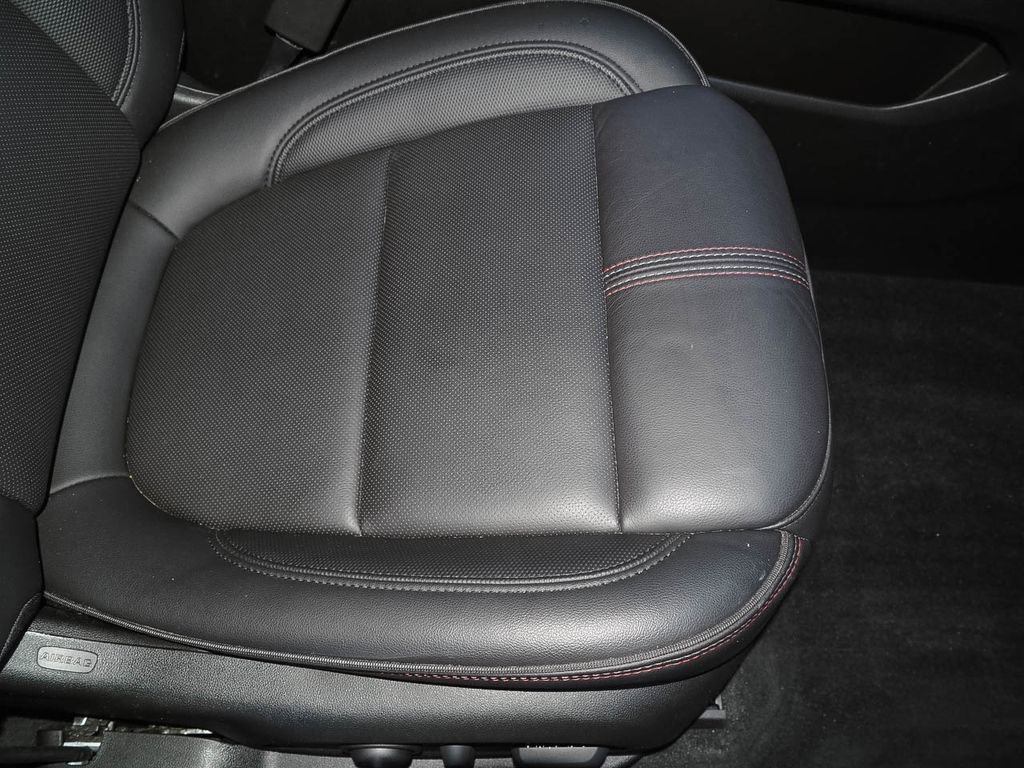 Used 2023 Chevrolet Traverse RS image 19