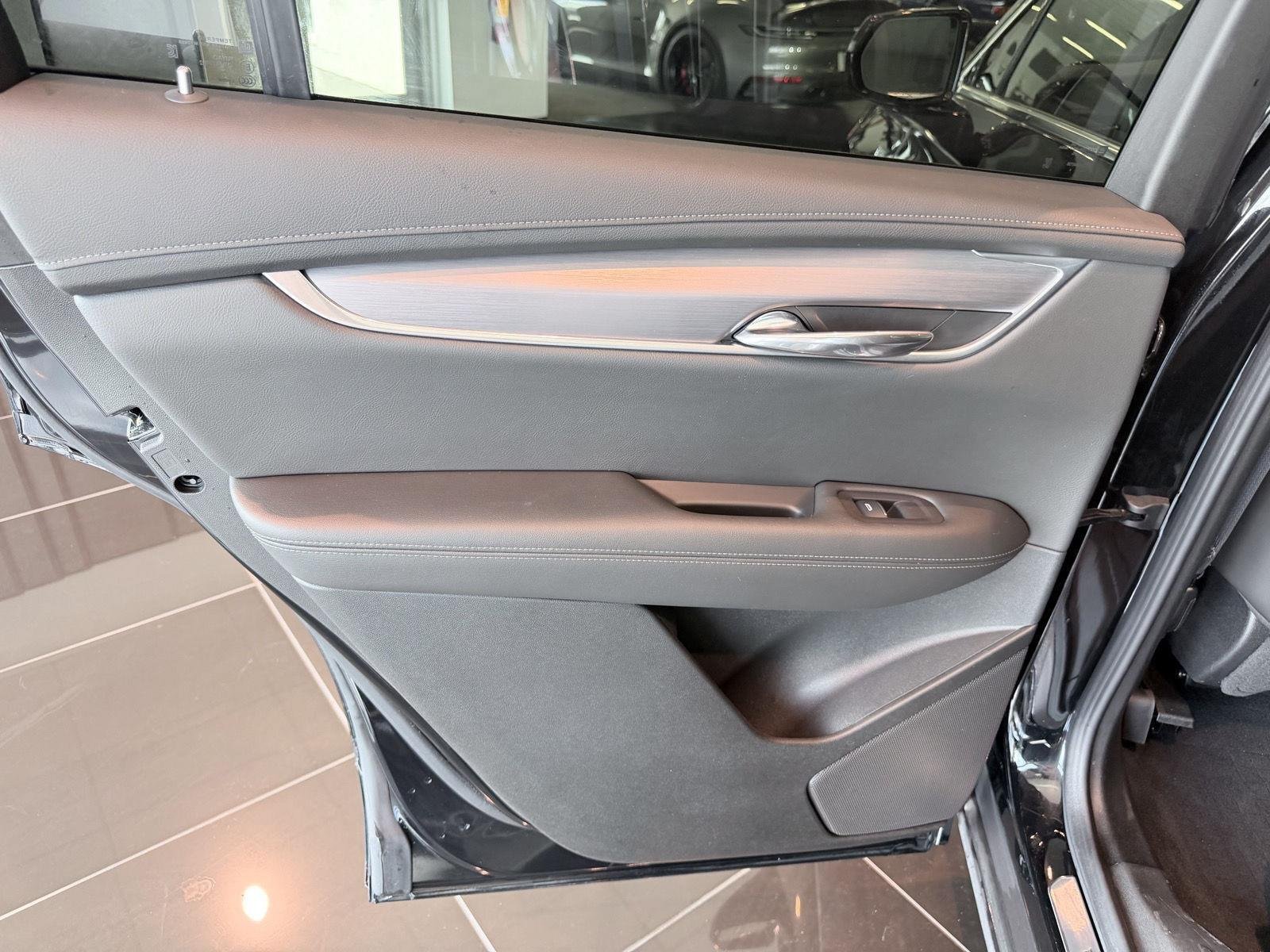 Certified 2024 Cadillac XT6 Luxury w/ LPO, Floor Liner Package AWD/4WD image 32