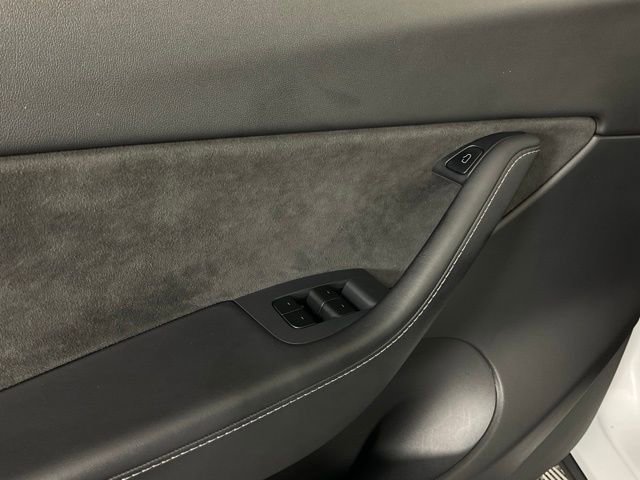 Used 2021 Tesla Model Y Long Range AWD/4WD image 20