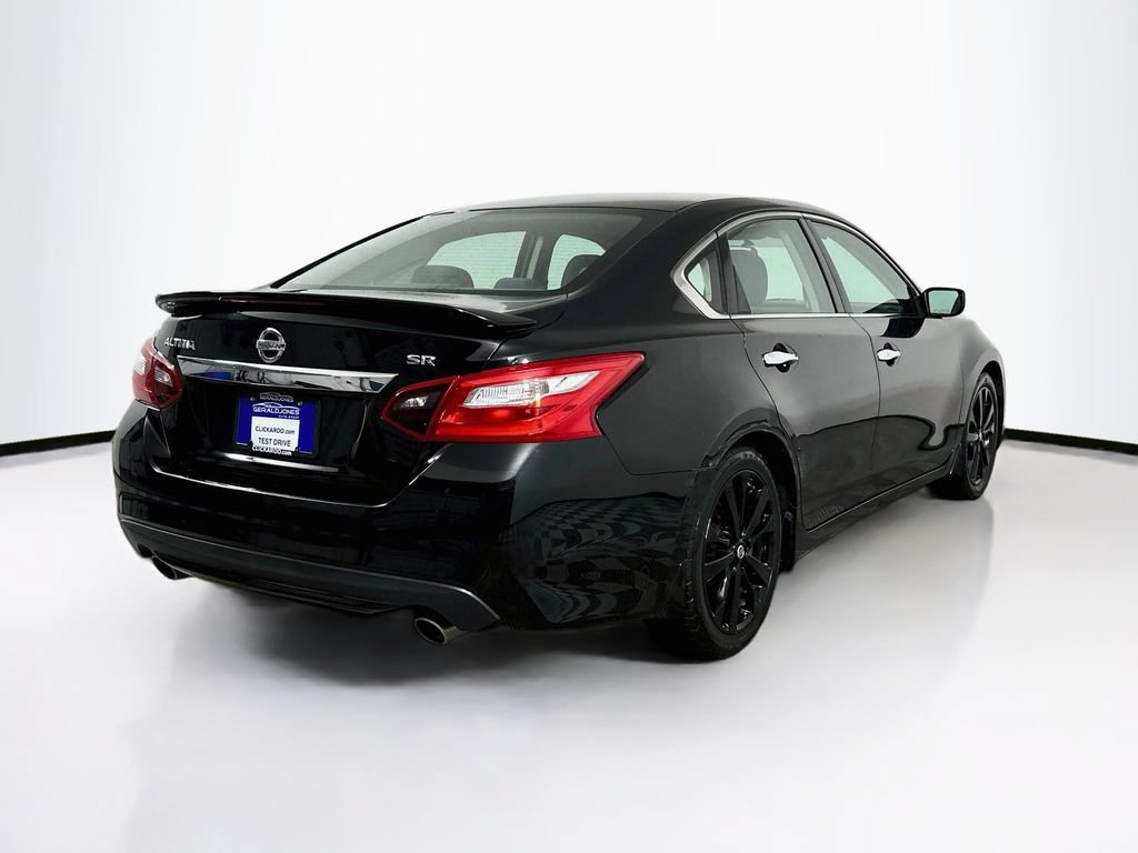 Used 2017 Nissan Altima 2.5 SR w/ Midnight Edition Package FWD image 7