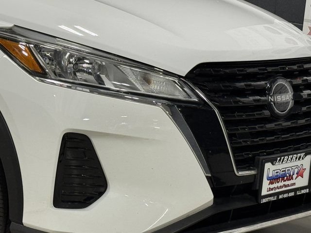Used 2023 Nissan Kicks S FWD image 3