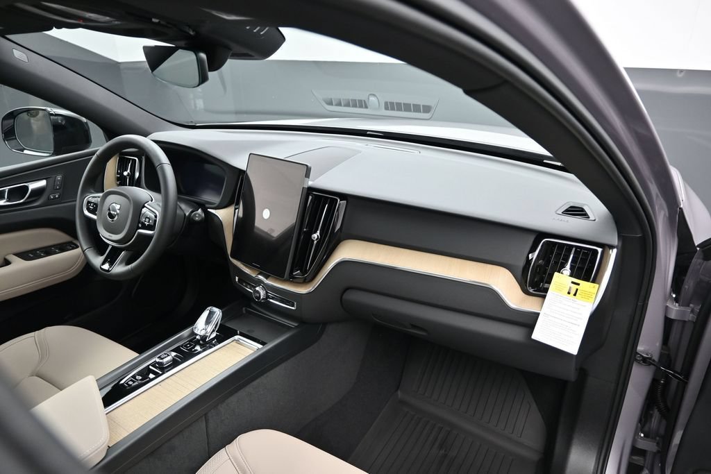 New 2026 Volvo XC60 B5 Plus w/ Climate Package PRO AWD/4WD image 22