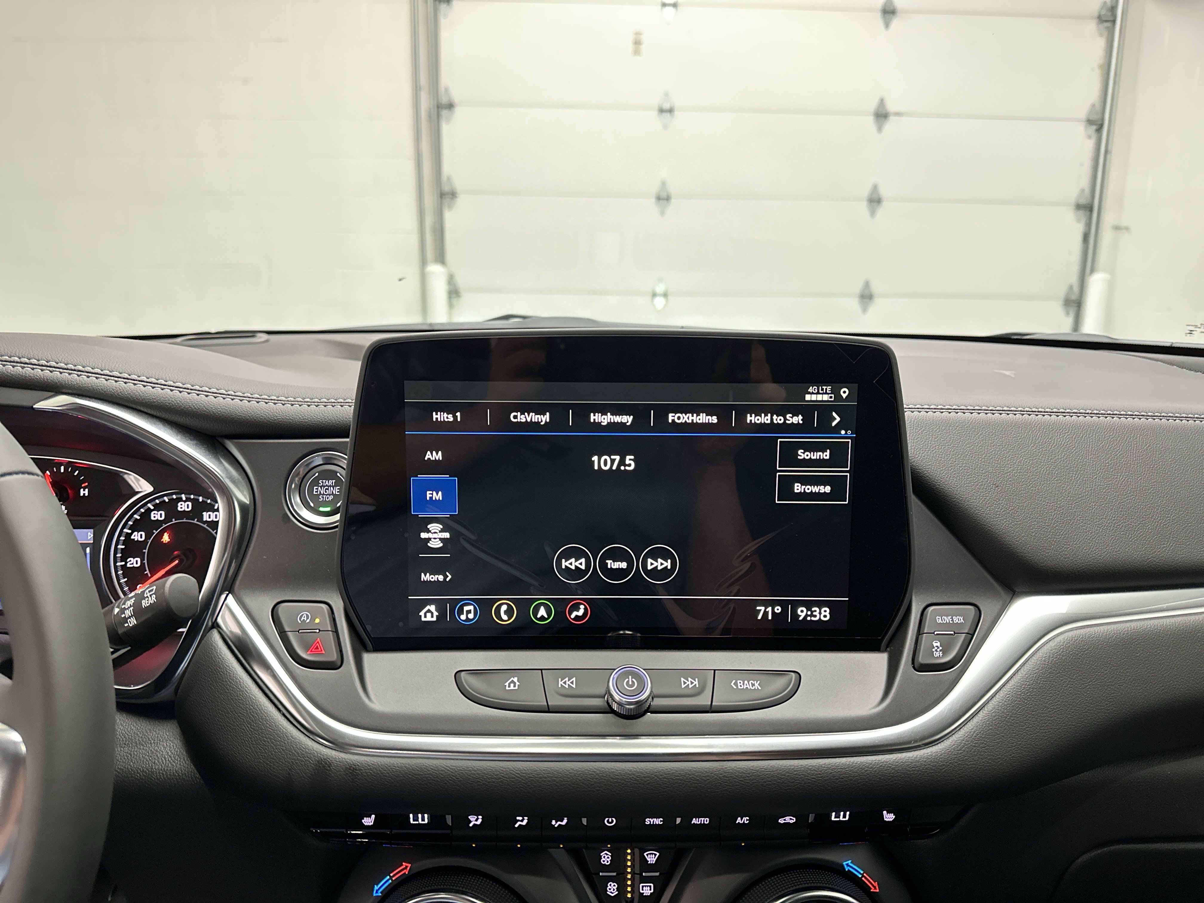 New 2026 Chevrolet Blazer LT w/ Sound & Technology Package FWD image 30
