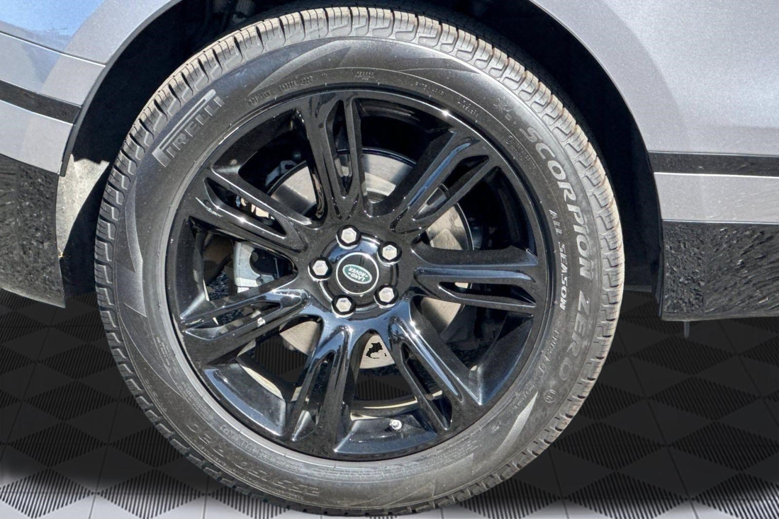 Used 2020 Land Rover Range Rover Velar R-Dynamic S AWD/4WD image 13