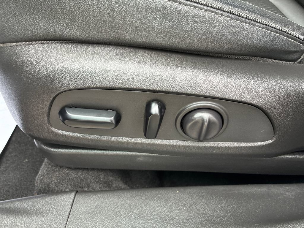 Used 2021 Buick Encore GX Essence w/ Advanced Technology Package image 12