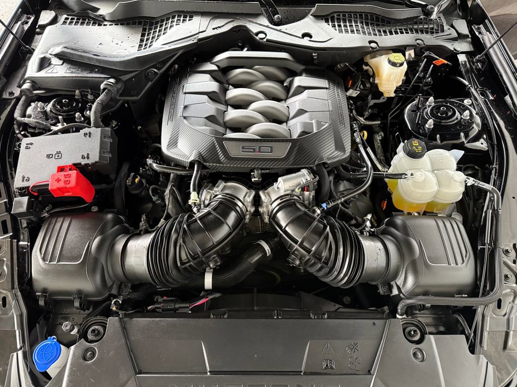 Used 2025 Ford Mustang GT Premium image 11