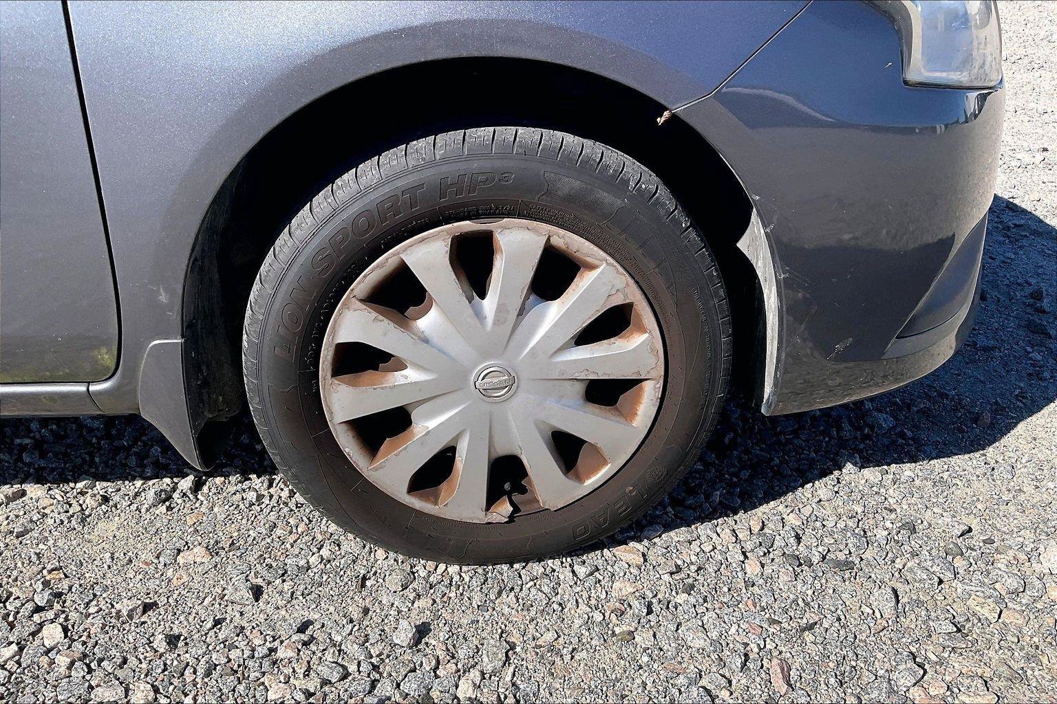 Used 2017 Nissan Versa S Plus FWD image 7