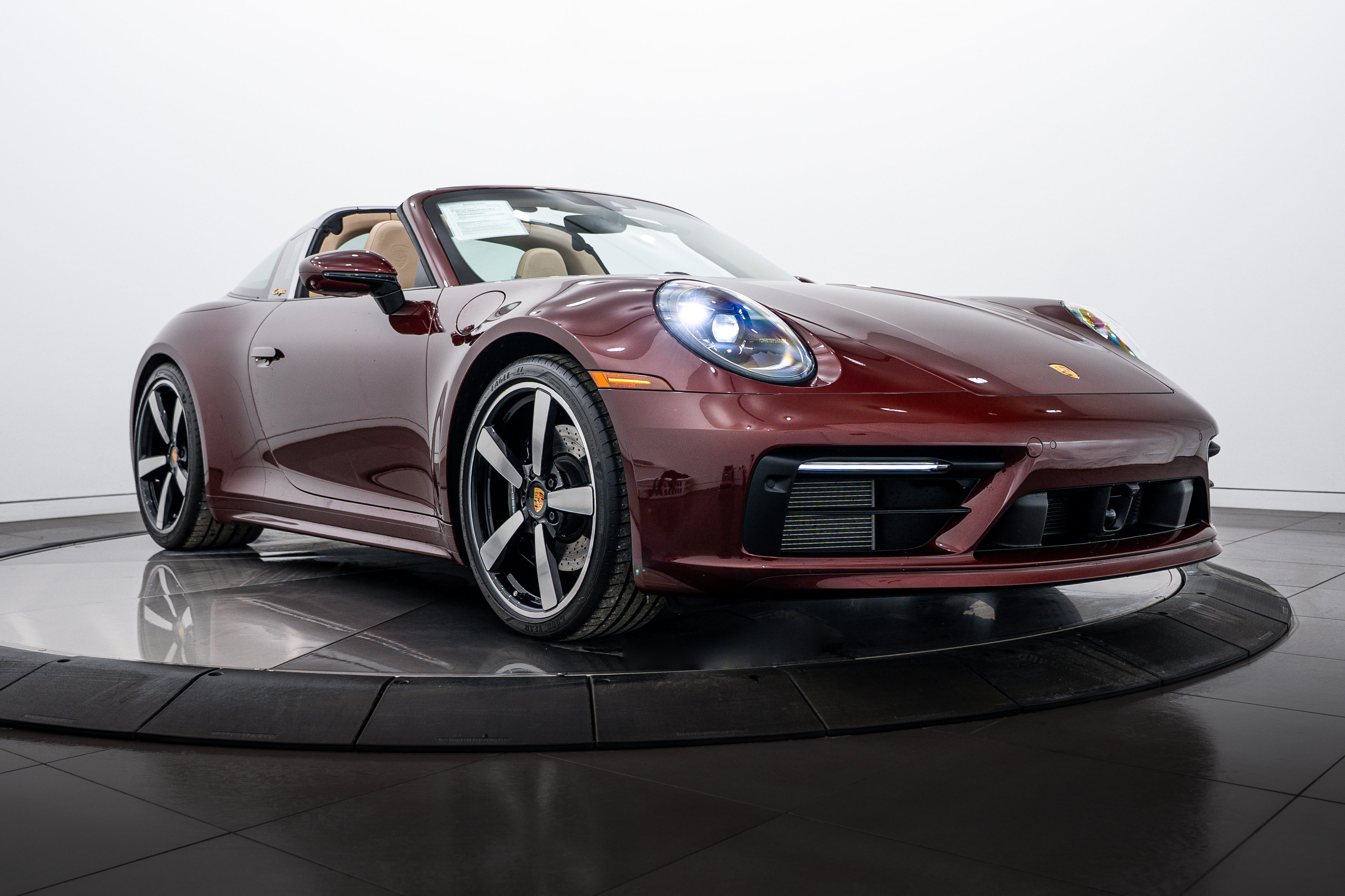 Certified 2021 Porsche 911 Targa 4S Heritage Design image 9