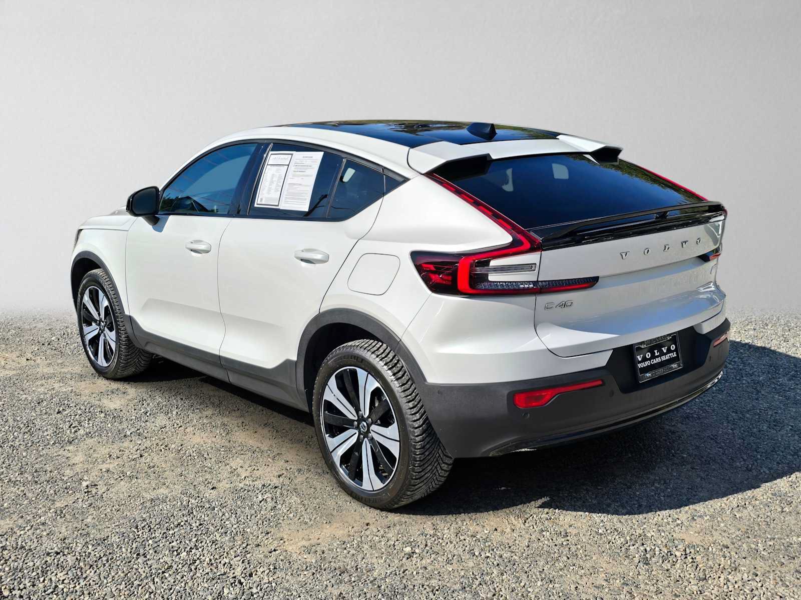 Certified 2023 Volvo C40 P8 Recharge Plus w/ Climate Package AWD/4WD image 5