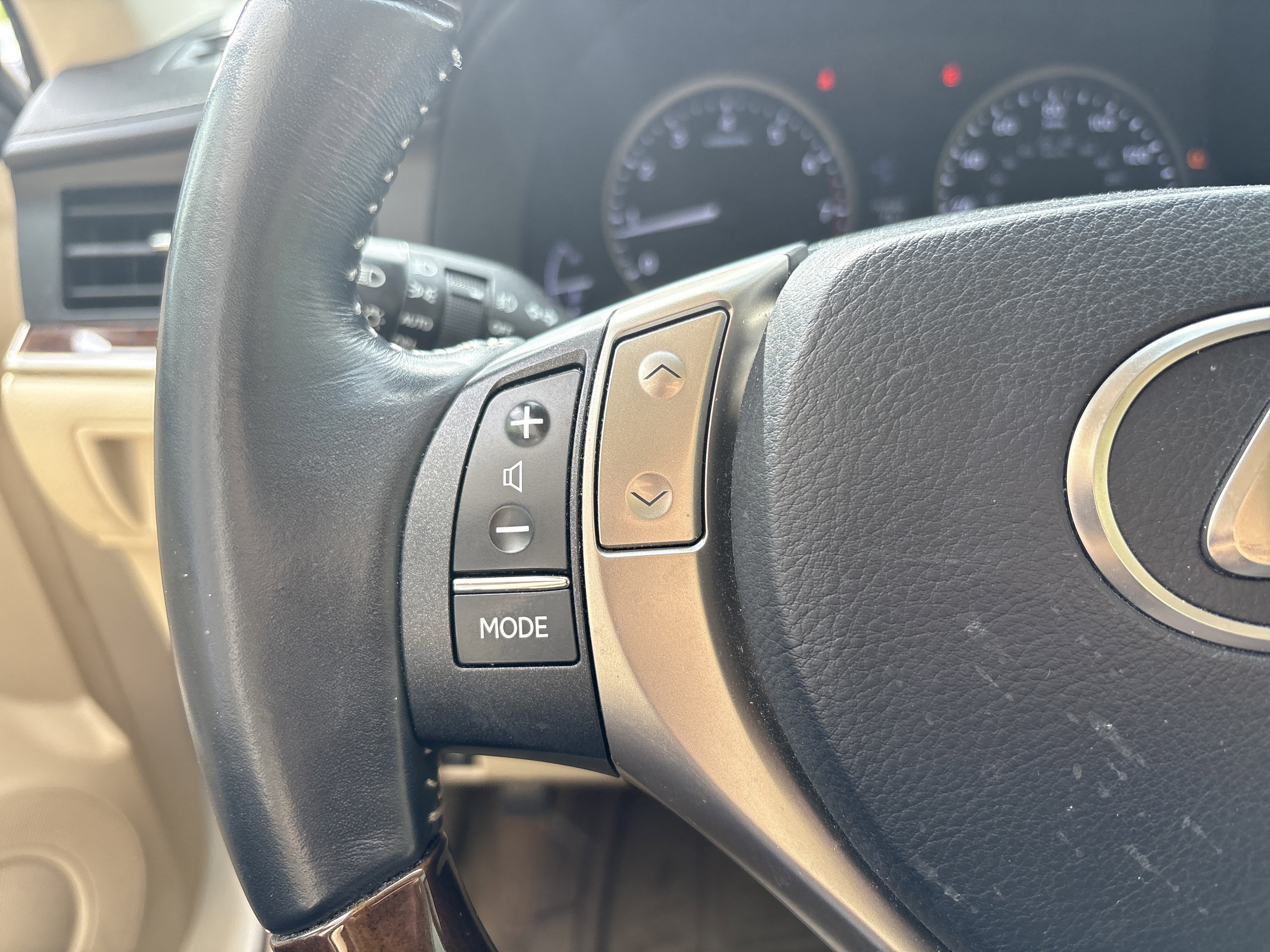 Used 2014 Lexus ES 350 w/ Luxury Package image 19