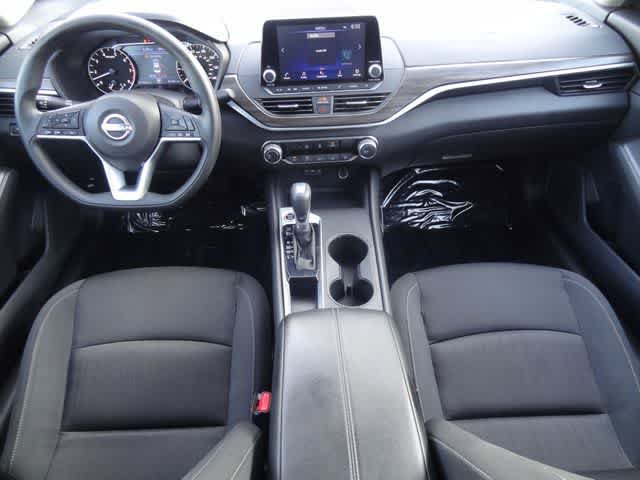 Used 2025 Nissan Altima 2.5 SV FWD image 11
