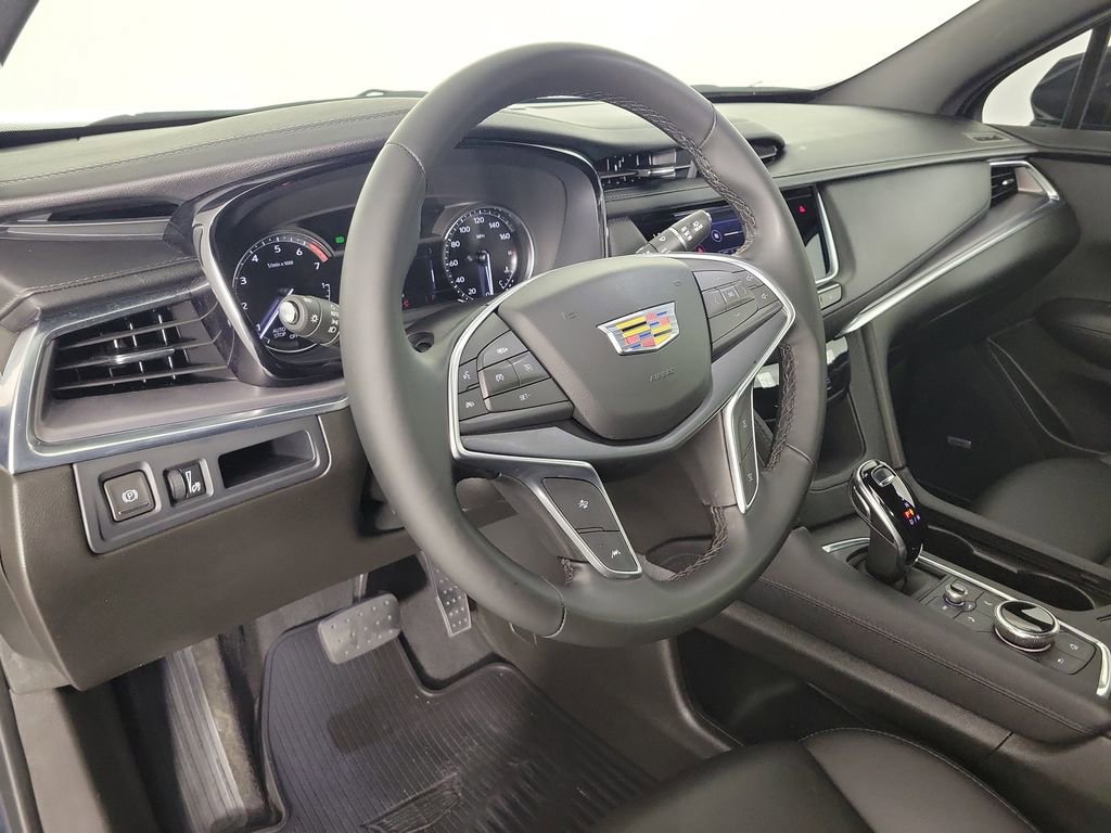 Certified 2024 Cadillac XT5 Luxury FWD image 17