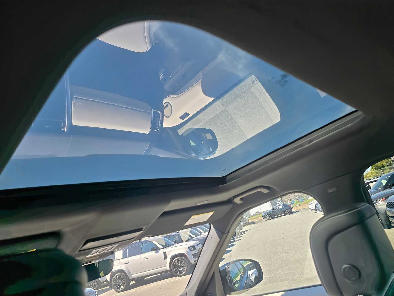 Used 2023 Land Rover Discovery S R-Dynamic image 23