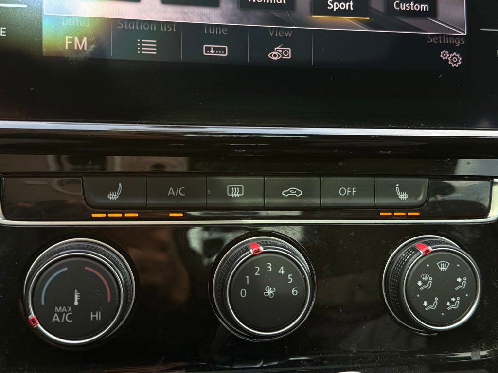 Used 2019 Volkswagen Golf 4-Door image 13