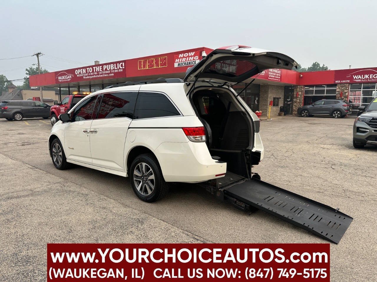 Used 2016 Honda Odyssey Touring Elite image 3