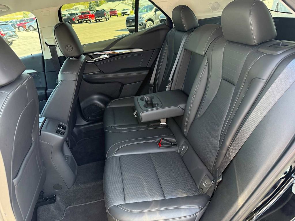 Used 2025 Buick Envision Preferred image 38