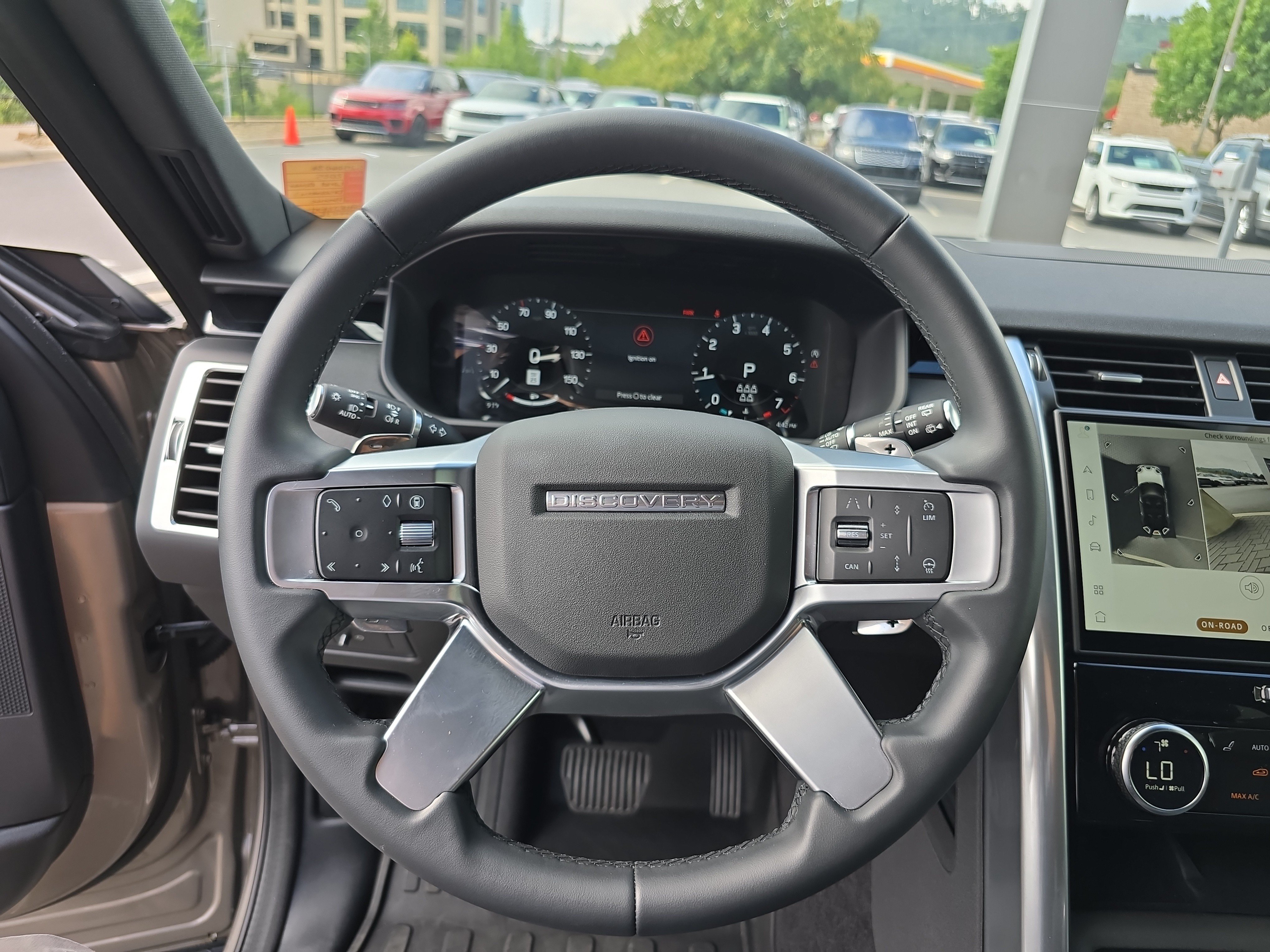 Certified 2025 Land Rover Discovery S AWD/4WD image 32