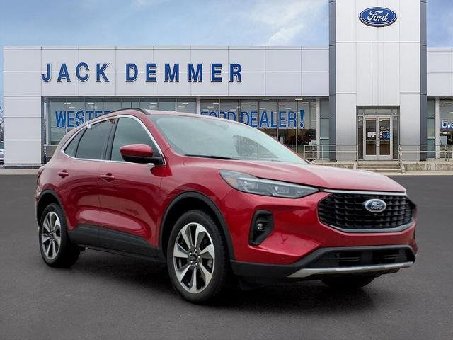 Certified 2024 Ford Escape Platinum AWD/4WD image 1