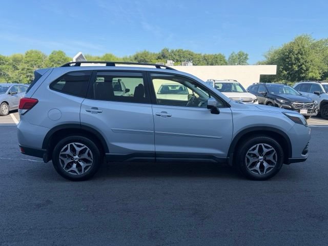 Used 2023 Subaru Forester Premium AWD/4WD image 5
