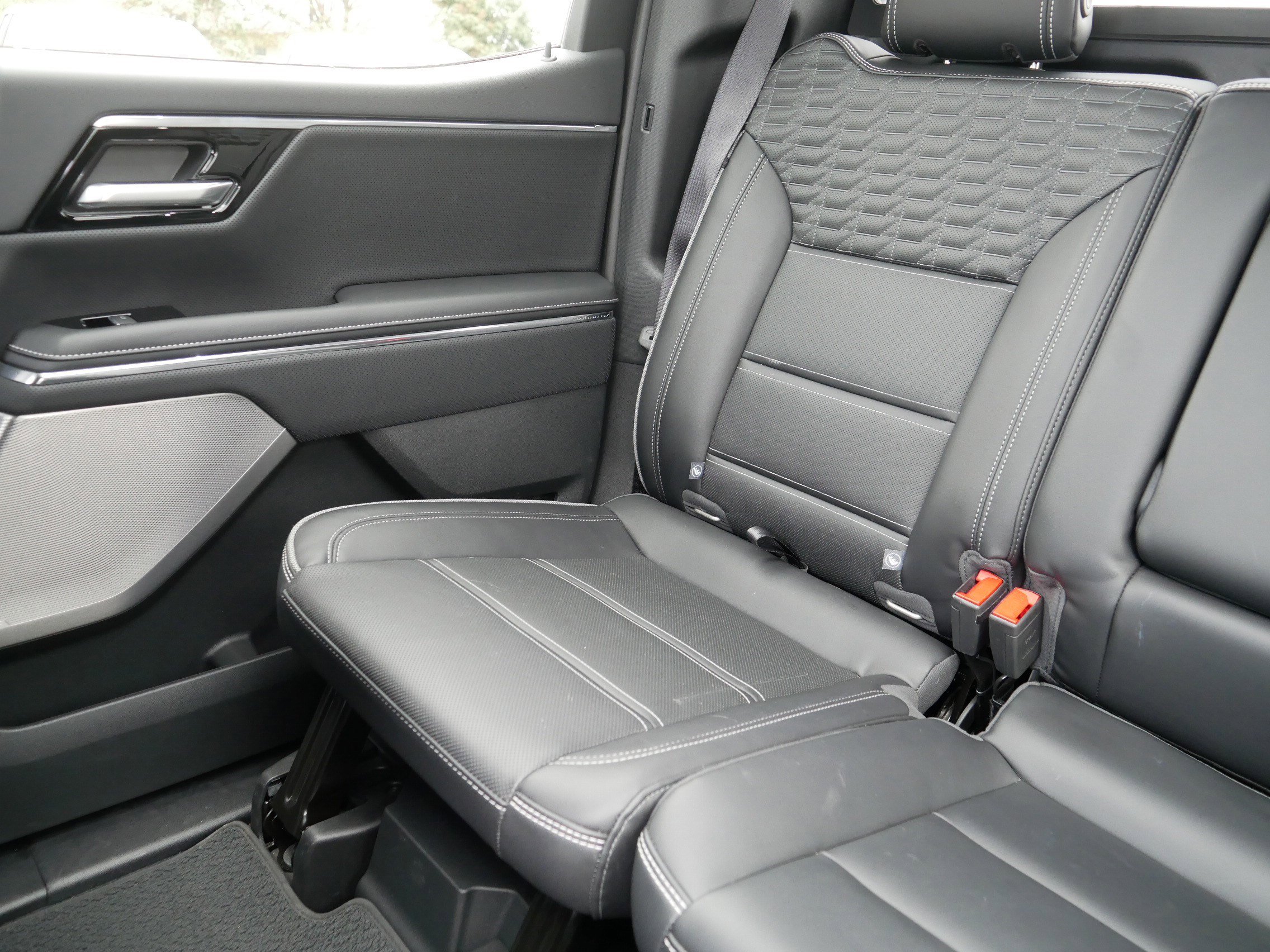 Used 2025 GMC Sierra EV Denali AWD/4WD image 12