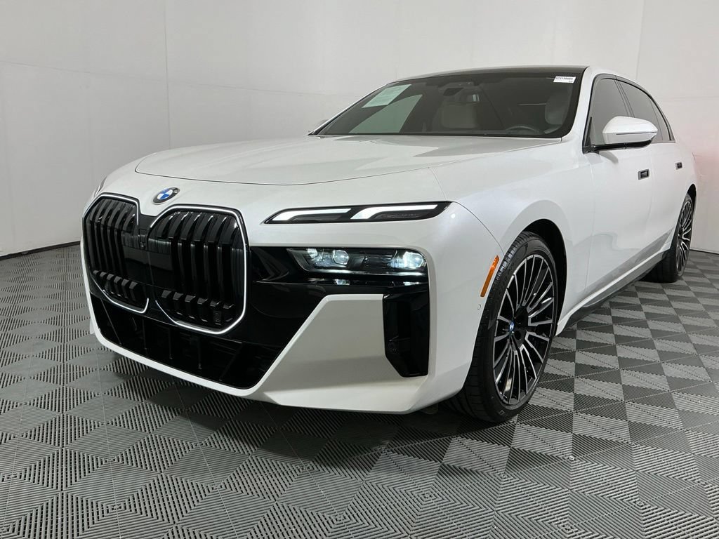 Certified 2025 BMW 760i xDrive w/ Luxury Rear Seating Package AWD/4WD image 2