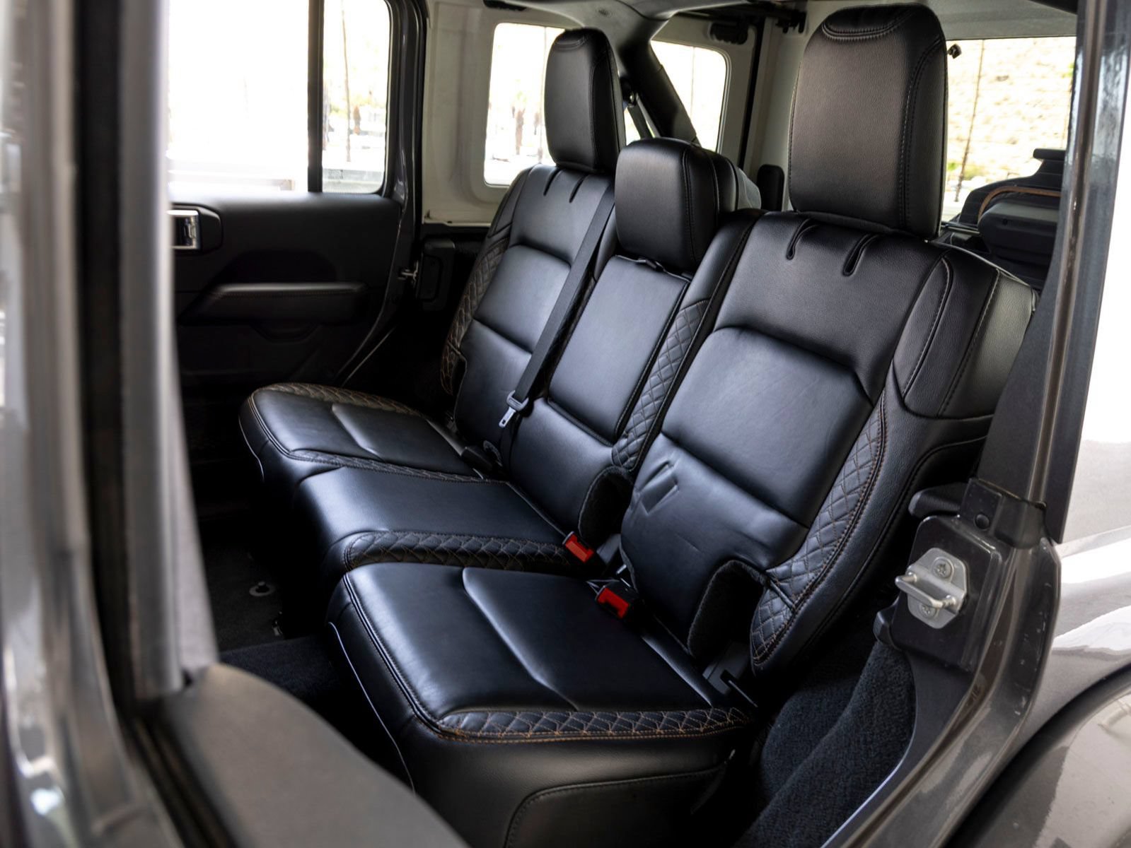 Used 2021 Jeep Wrangler Unlimited Sahara AWD/4WD image 19